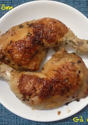 Hình của món Gà nướng tiêu đen (bằng chảo).