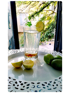 عکسی از دستور شربت لیمو عسل