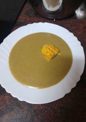 Una foto de Crema vegana de berros y judías tiernas con piña