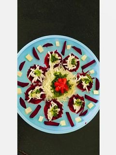 બીટ બરી સલાડ (Beet-Bari Salad Recipe In Gujarati) રેસીપી મુખ્ય ફોટો