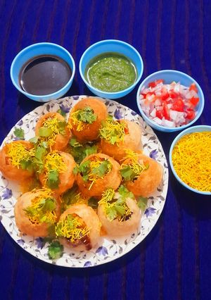 मुंबई फेमस स्ट्रीट फूड सेव पूरी रेसिपी मुख्य फोटो