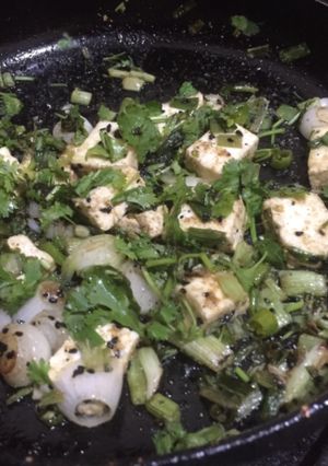 A picture of Spring onions paneer.