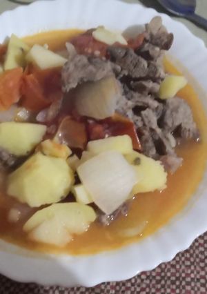 Una foto de Guiso de ternera con patatas