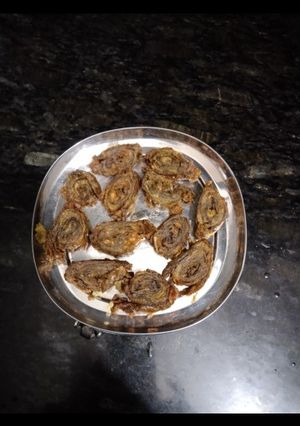 अरबी के पत्तों के पतोड़ (arbi ke patto ke patod recipe in Hindi) रेसिपी मुख्य फोटो