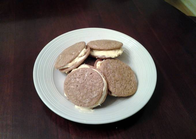 Gingerbread Whoppie Pies