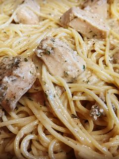 A picture of Garlic Chicken Pasta with Butter.