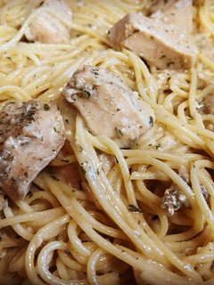 A picture of Garlic Chicken Pasta with Butter.