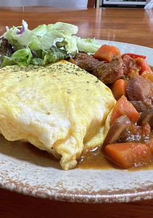 A picture of Curry Omurice.