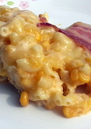 A picture of Mac And CheeseWIith Creamy Sweetcorn.