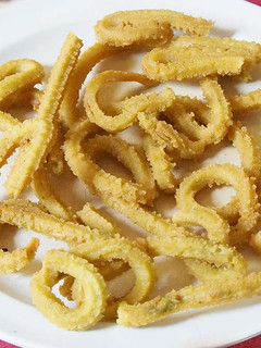 முள்ளு முறுக்கு (மனூப்பு)(mullu murukku recipe in tamil) செய்முறை முக்கிய புகைப்படம்