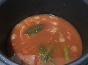Una foto de Habichuelas Rosadas Guisadas en Olla Rápida