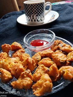 আলুর পকোড়া (aloor pakora recipe in Bengali) রেসিপির প্রধান ছবি