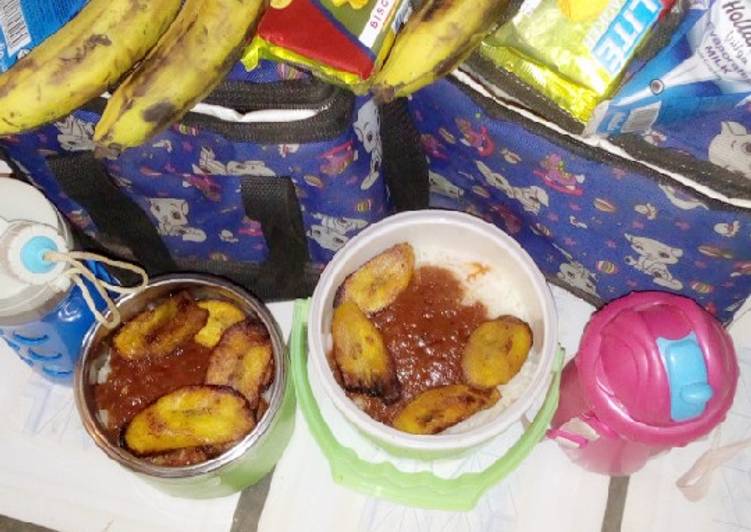 Easy Way to Make Tasty White Rice and Stew with Fried plaintain