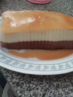 Una foto de Flan dos chocolates rápido sin horno
