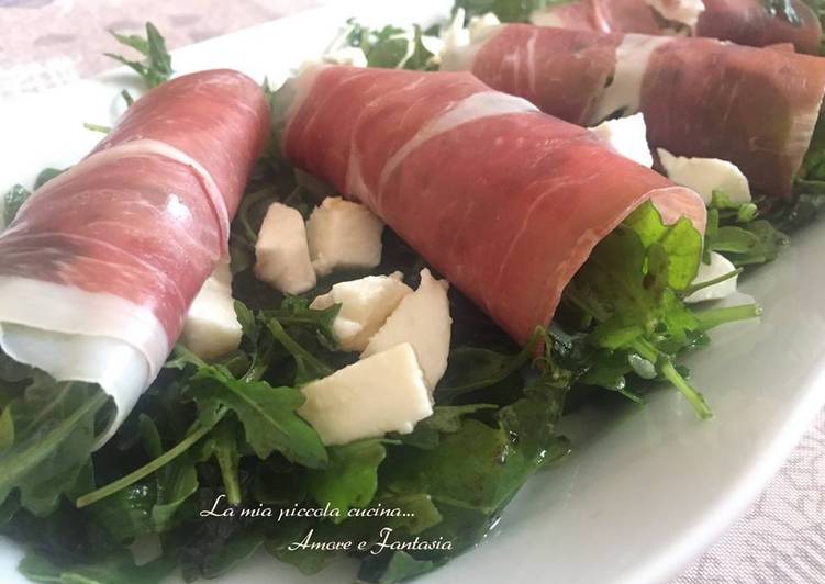 Involtini prosciutto crudo, mozzarella e rucola