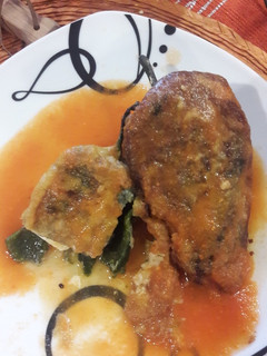 Una foto de Chiles rellenos