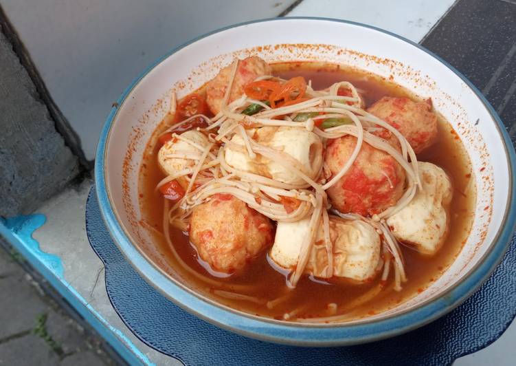 Tomyum campur