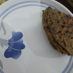 A picture of Methi pyaz paratha.