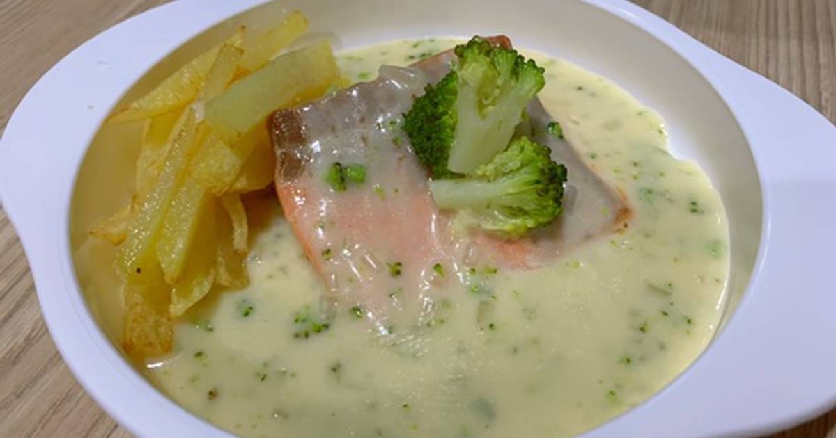 Resep MPASI 9 Bulan Steak Salmon with Cheese Sauce oleh Vie Cookpad