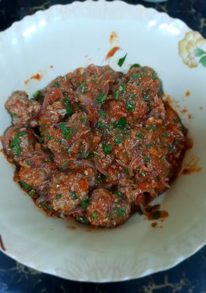 A picture of Meatball sauce.