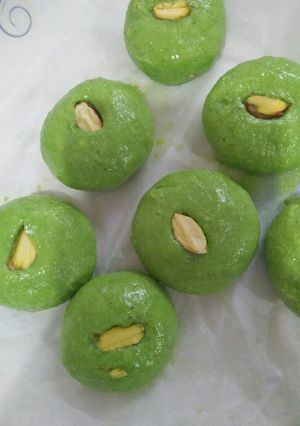 A picture of Coconut berfi.
