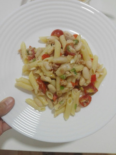Una foto de Ensalada legumbres y pasta
