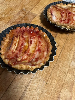 A picture of Quick Apple Tarts in the Air Fryer.