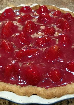 A picture of Strawberry Custard Pie.