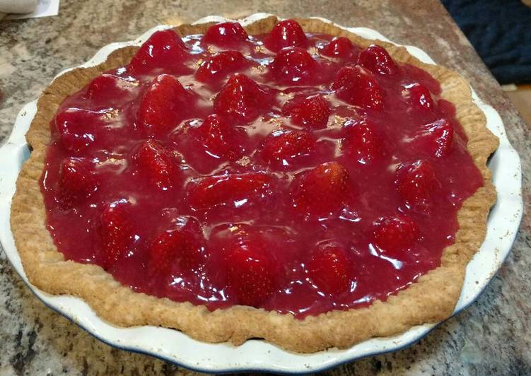 Simple Way to Make Homemade Strawberry Custard Pie