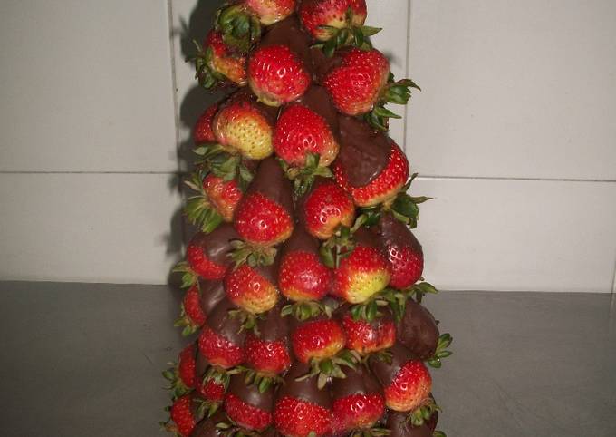 Árbol de fresas con chocolate Receta de claudias10- Cookpad