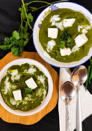 पालक पनीर (Palak Paneer Recipe in Hindi) रेसिपी मुख्य फोटो