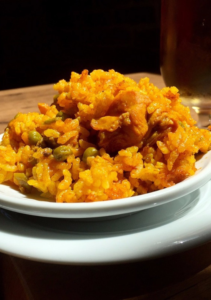 Una foto de Paella en cacerola