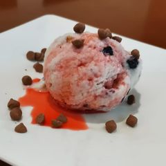 A picture of Blueberry Icecream.