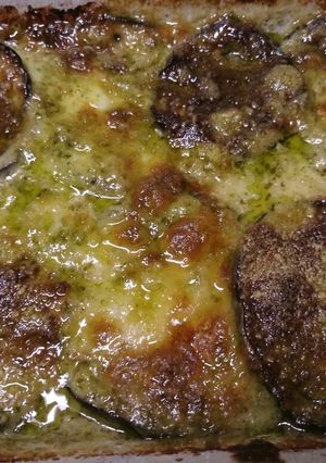 A picture of Pesto parmigiana.