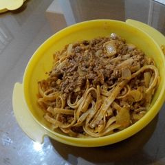 A picture of Fettucine Bolognese.