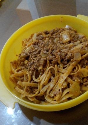A picture of Fettucine Bolognese.