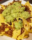Nachos con carne y guacamole