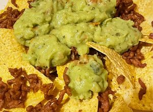 Foto principal de Nachos con carne y guacamole