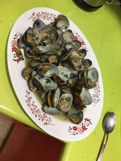 Una foto de Almejas al ajillo