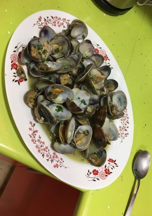 Una foto de Almejas al ajillo