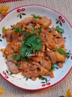 Hình của món Thịt ba rọi rang nước mắm.