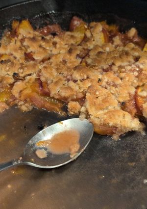 A picture of Simple Peach Crumble.