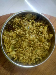 உருளைக்கிழங்கு ரைஸ். (Urulaikilanku rice recipe in tamil) செய்முறை முக்கிய புகைப்படம்