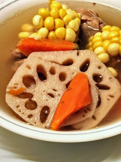蓮藕玉米排骨湯 的食譜成品照片