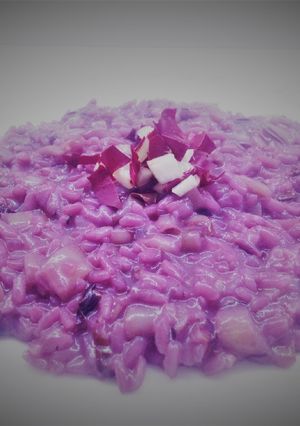 Foto di Risotto con radicchio trevigiano tardivo e salsa di mirtilli