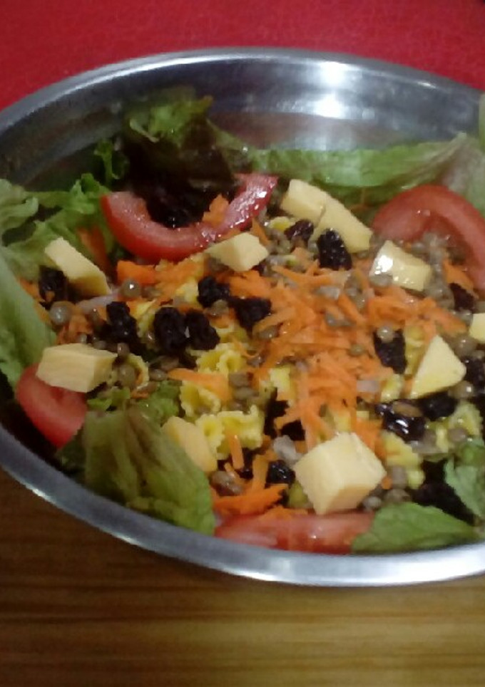 Una foto de Ensalada con fideos y verduras