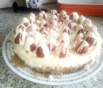 Popular Cuisine Baked Raspberry  White Chocolate Cheesecake Restaurant Style