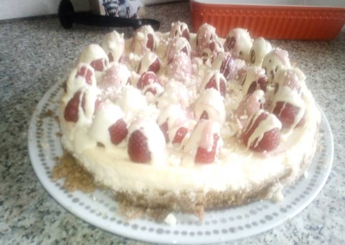 Baked Raspberry & White Chocolate Cheesecake