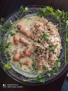 મસાલા વેજ ભાત વિથ પકોડા કઢી (Masala veg Rice with pakoda kadhi recipe in gujarati) રેસીપી મુખ્ય ફોટો