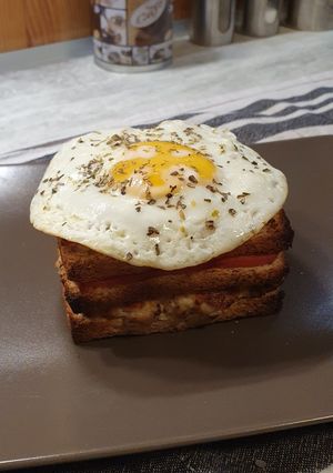 Une photo de Croque madame au thon
